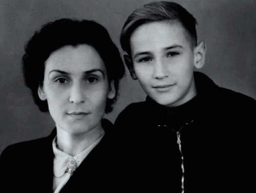Клавдия Николаевна Филатова с сыном Леонидом