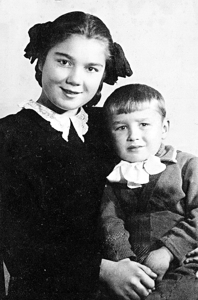 Нина Дорошина с младшим братом Женей