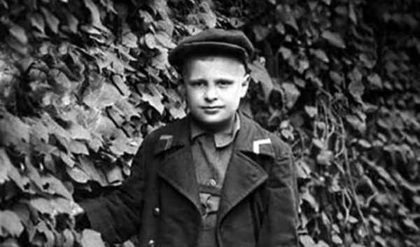 Олег Басилашвили в детстве. Фото uznayvse.ru