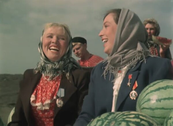 Клара Лучко и Екатерина Савинова. "Кубанские казаки" 1949 г.