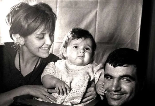 Инна Гулая с мужем Геннадием Шпаликовым и дочерью Дашей