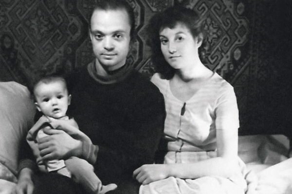 Владислав и Альбина Дворжецкие с сыном Сашей