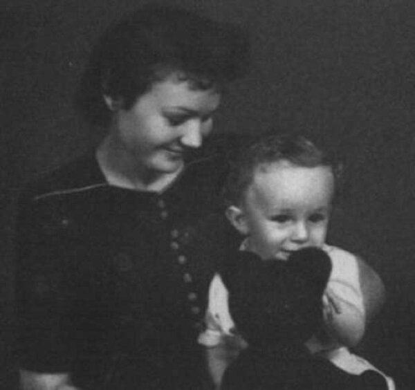 Мария Новикова с сыном Севой